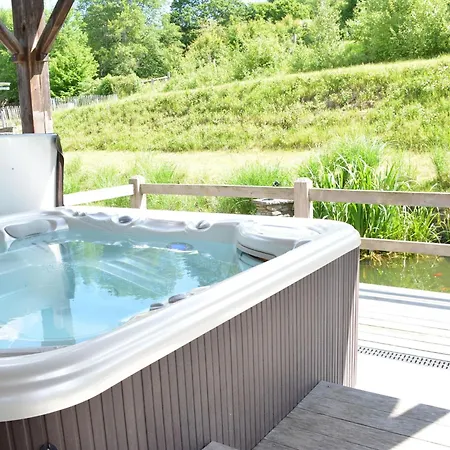 With Hot Tub And Sauna Hébergement de vacances